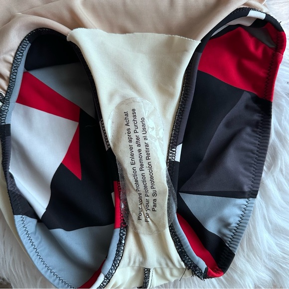 MAGICSUIT BY MIRACLESUIT /8 - Picture 13 of 14